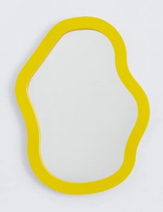 Asymmetrischer Spiegel in gelb